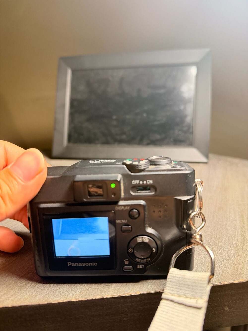 Panasonic Lumix DMC-LC33 3.2MP Digital Camera with Leica DC Vario-Elmarit Lens